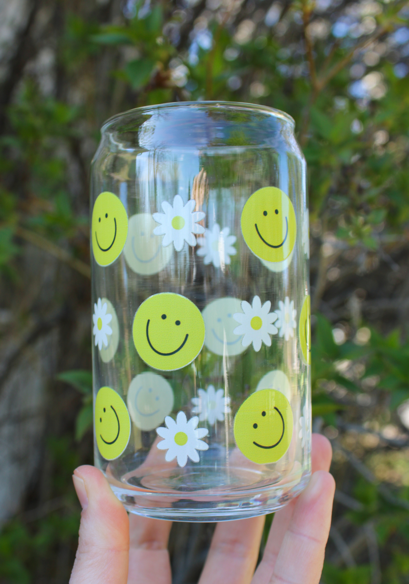 Smiling Daisy Glass Can