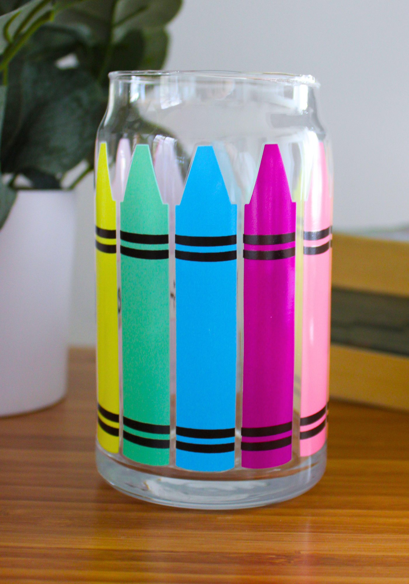 Color-Changing Crayon Glass Can