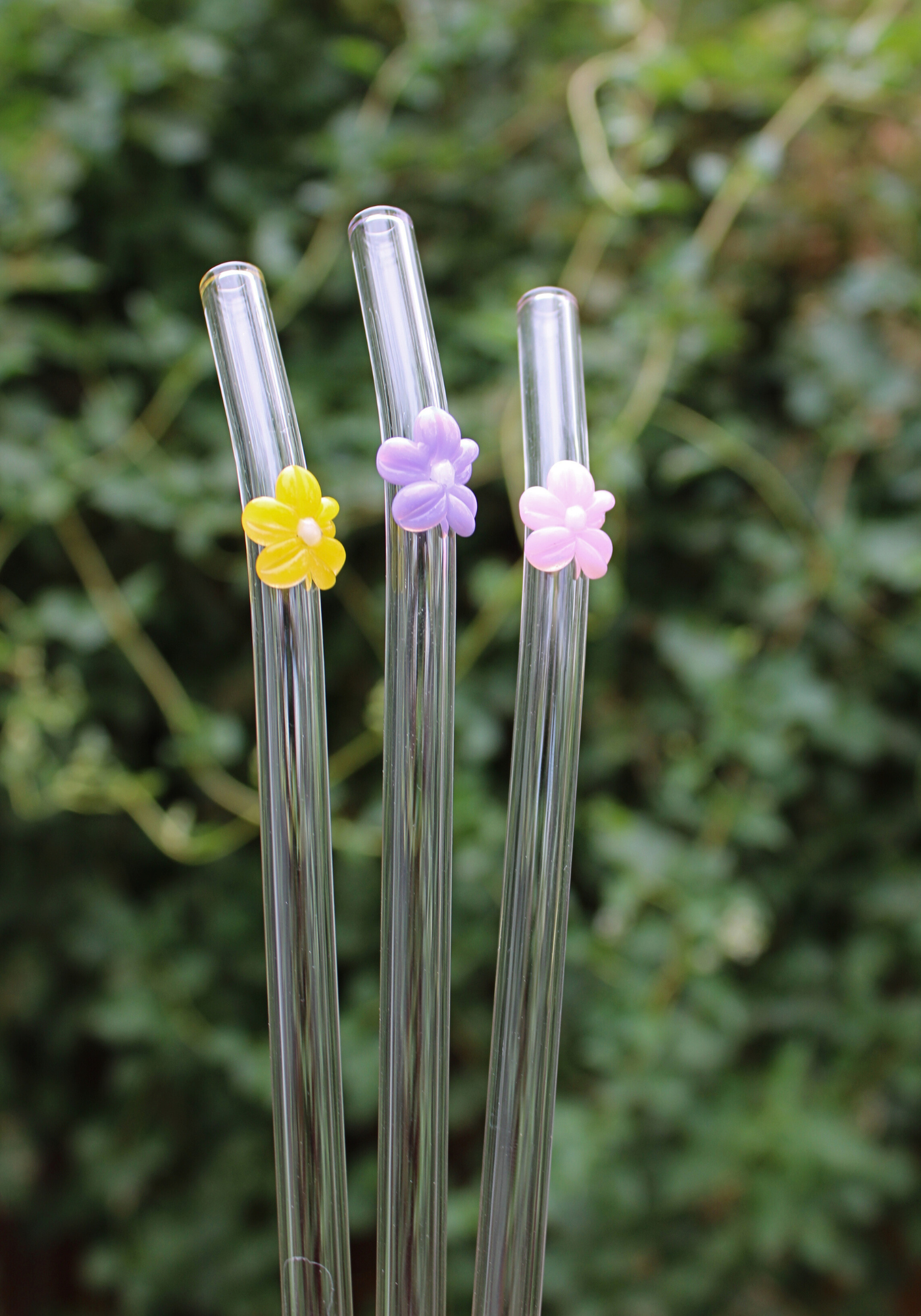 Opaque Daisy Reusable Glass Drinking Straw