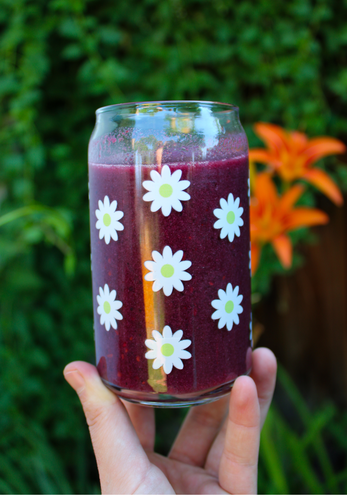 Small Daisies Glass Can