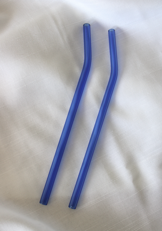 Single Medium Blue Bent Reusable Glass Drinking Straw