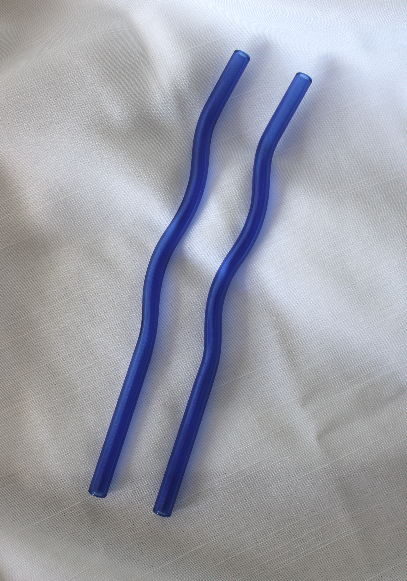 Single Medium Blue Squiggle Reusable Glass Drinking Straw